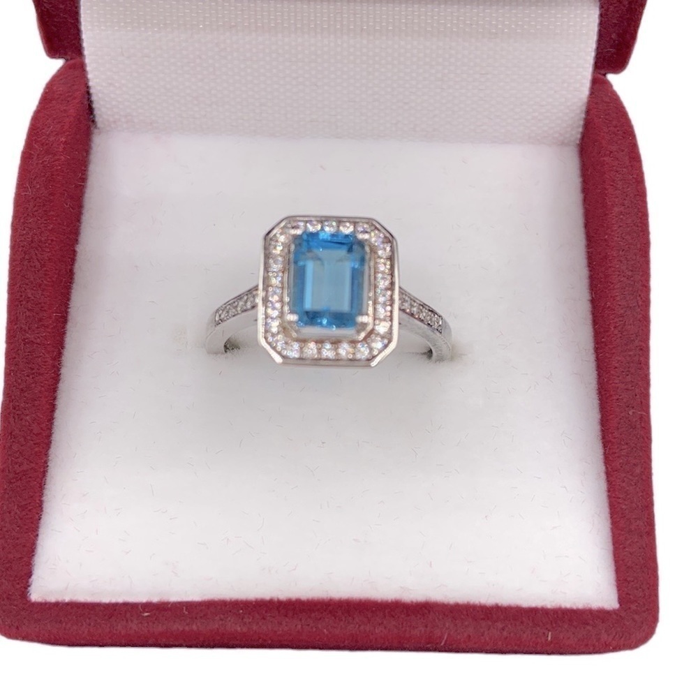 Sterling Silver Emerald Style Blue Faux‎ Diamond Ring Size 9 New with Box!
